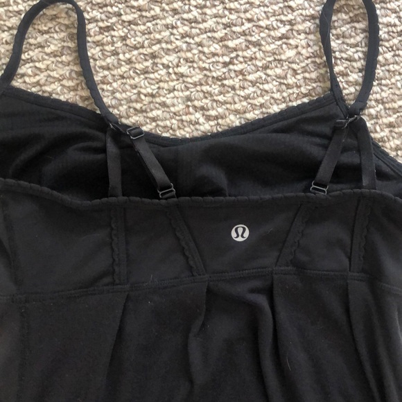Lulu tank with built in bra & adjustable straps - Picture 3 of 3